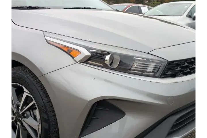 $17385 : Kia Forte 2024 LX 4dr Sedan image 9