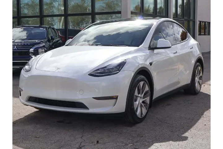 $27990 : Tesla Model Y 2023 AWD 4dr C image 8