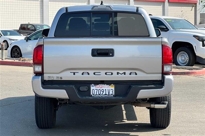 $28200 : Tacoma SR image 6