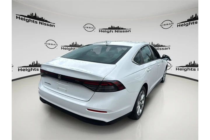 $21990 : Honda Accord 2023 LX 4dr Sed image 7