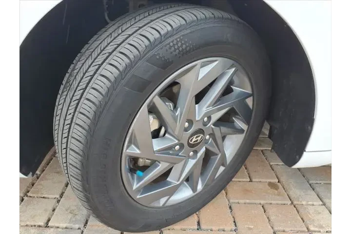 $26990 : Hyundai ELANTRA Hybrid 2024 image 9