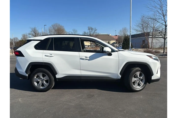 $26000 : Gold Certified2024 RAV4 XLE image 3