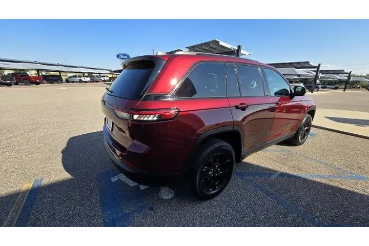 $31991 : Jeep Grand Cherokee 2024 4x4 image 6