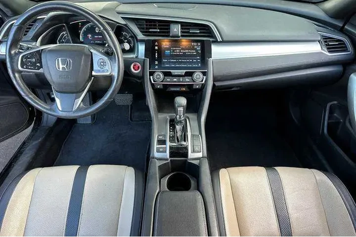 $18594 : Honda Civic 2017 Touring 2dr image 5