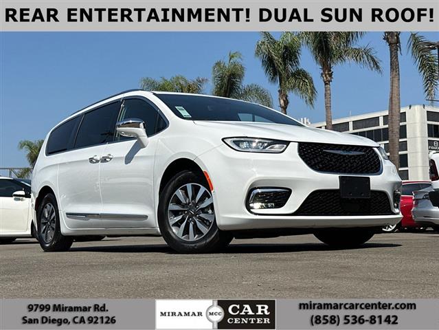 $32997 : 2021 Pacifica Hybrid Limited image 2