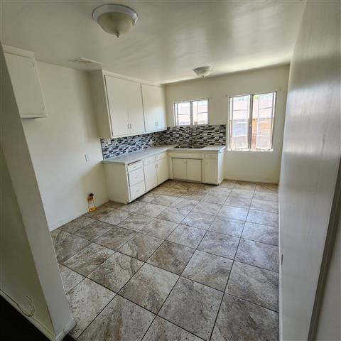 $1950 : Alhambra Apartment For Rent image 2