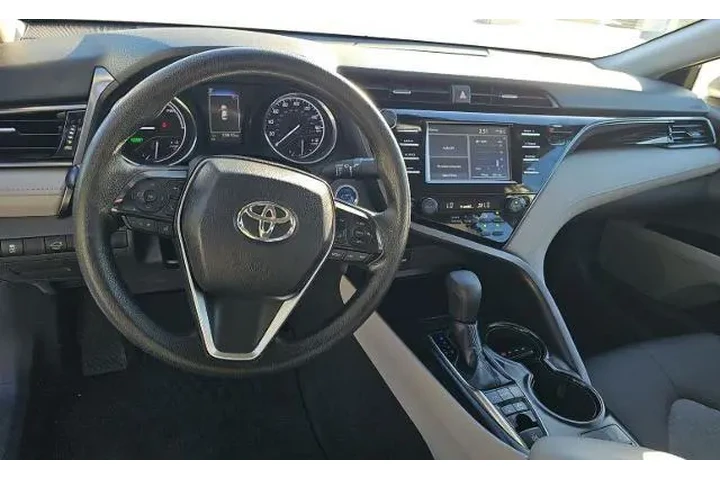 $24800 : Toyota Camry Hybrid 2019 LE image 5