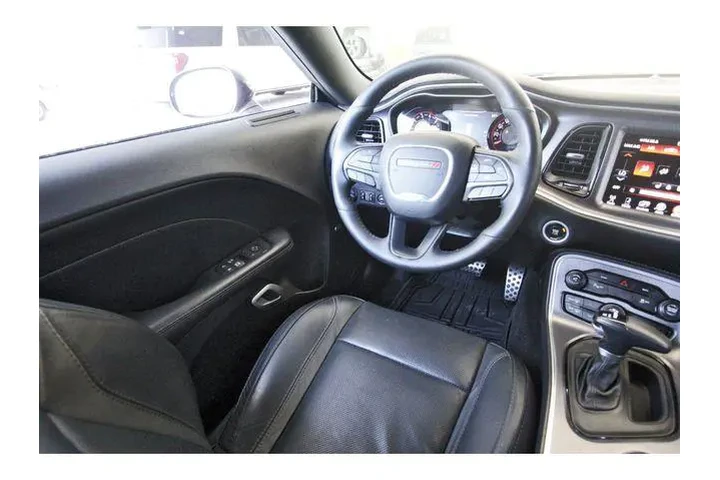 $14351 : Dodge Challenger 2016 SXT 2d image 7