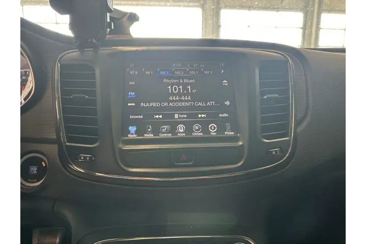 $14000 : Chrysler 200 2016 AWD C 4dr image 3