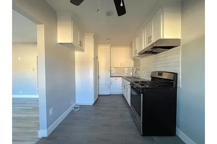 $1400 : Modern 1BD 1BT available image 6