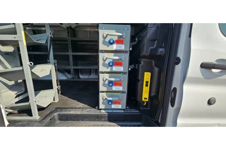 $17990 : 2019 Transit 250 image 9