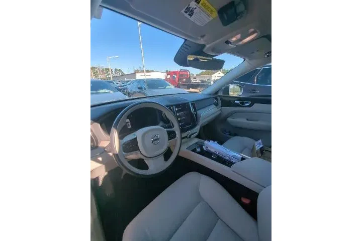 $35823 : Volvo XC60 2023 B5 Plus Brig image 10