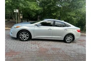 $5500 : 2013 Azera thumbnail