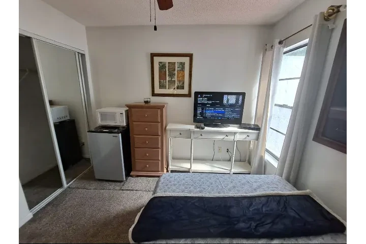 $570 : Se renta cuarto image 3