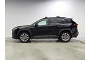 $27998 : Toyota RAV4 2021 XLE Premium thumbnail