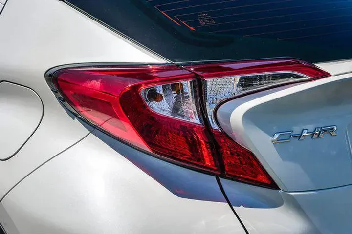 $17500 : Toyota C-HR 2020 XLE 4dr Cro image 8