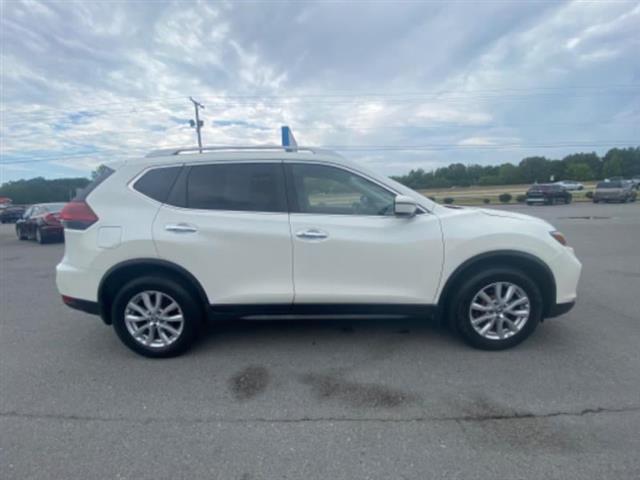 2018 Rogue image 4