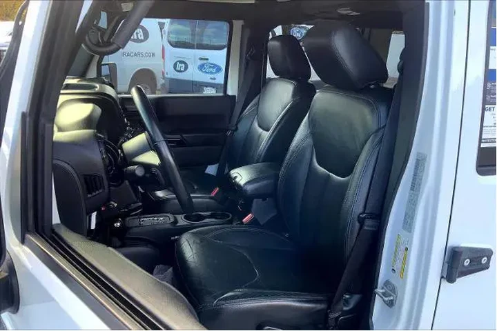 $16444 : Jeep Wrangler Unlimited 2015 image 8