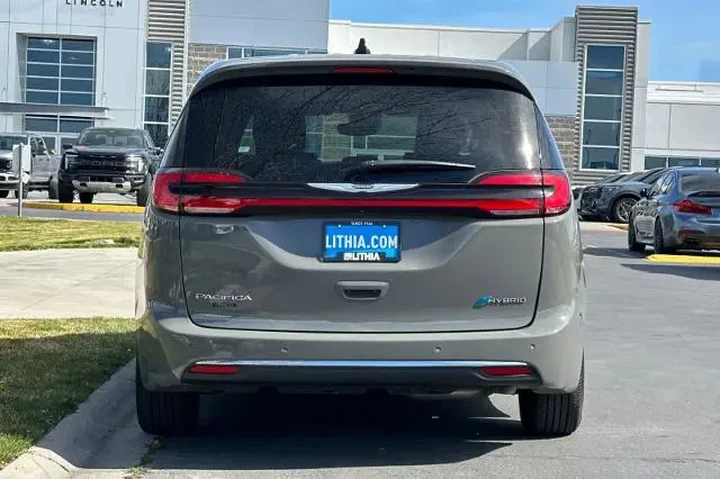 $39995 : Chrysler Pacifica Plug-In Hy image 7