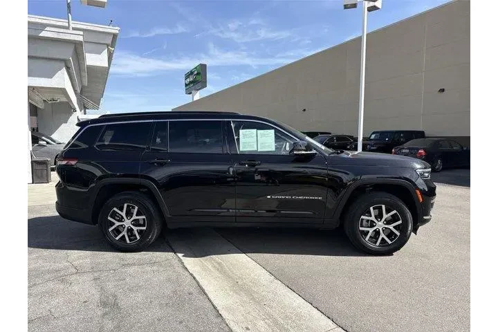 $29850 : Jeep Grand Cherokee L 2024 4 image 2