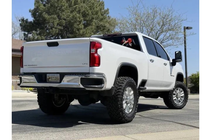 $66988 : 2020 Silverado 3500HD LTZ image 3