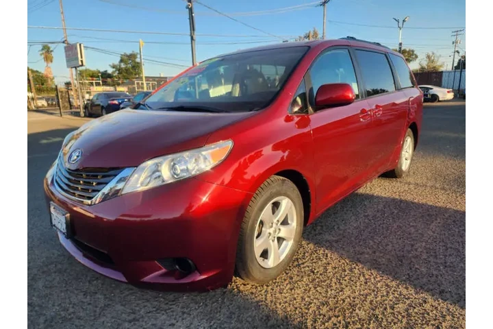 $15599 : 2014 Sienna LE 7-Passenger Au image 4