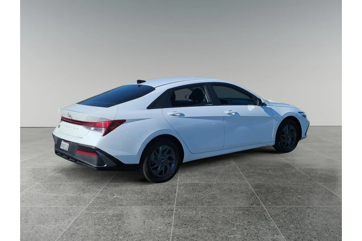 $26470 : Hyundai ELANTRA 2024 SEL 4dr image 5