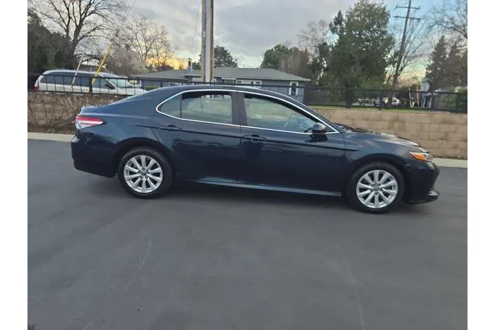 $18995 : Toyota Camry 2019 LE 4dr Sed image 3