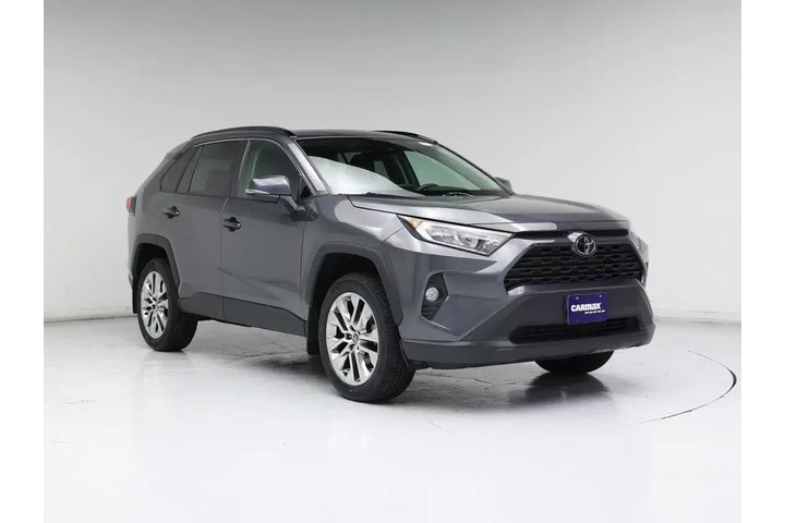 $27998 : Toyota RAV4 2021 AWD XLE Pre image 1