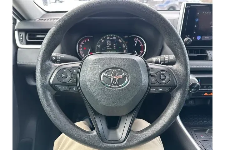 $32509 : Toyota RAV4 2025 AWD XLE 4dr image 10