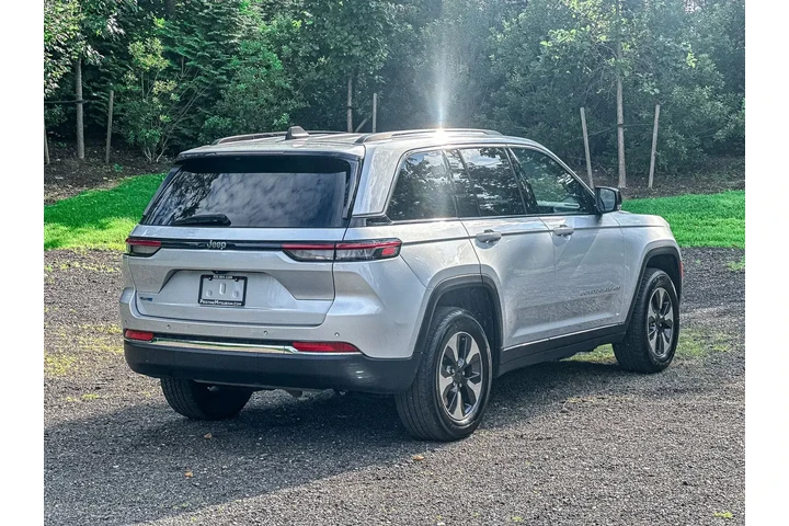 $20895 : Jeep Grand Cherokee 2023 4x4 image 9