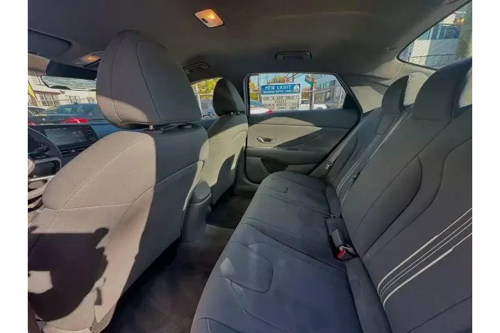 2023 HYUNDAI ELANTRA2023 HYUN image 6