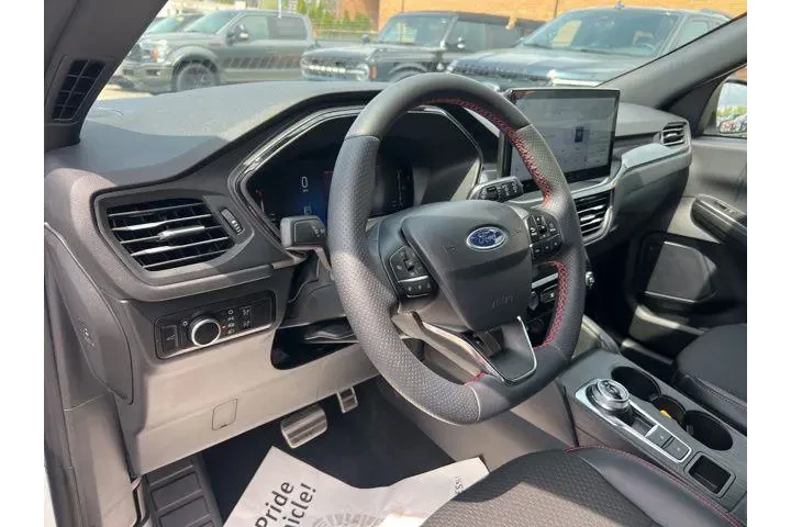 $25263 : Ford Escape 2024 AWD ST-Line image 7