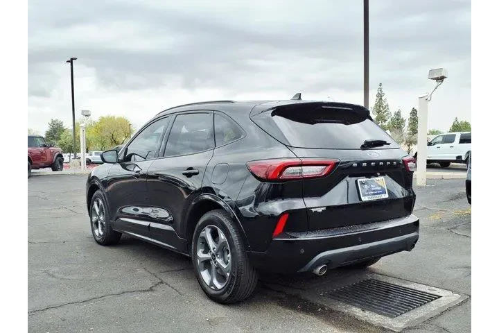 $22373 : Ford Escape 2024 ST-Line 4dr image 4