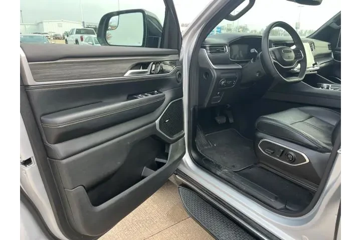 $39989 : Jeep Wagoneer L 2024 4x4 Ser image 8