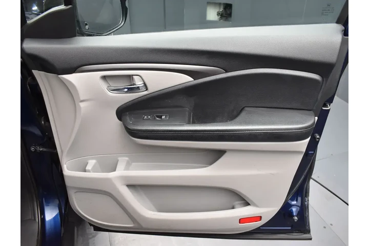 $18326 : Honda Pilot 2019 AWD LX 4dr image 6