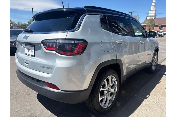 $24995 : 2025 Compass Limited 4x4 image 3