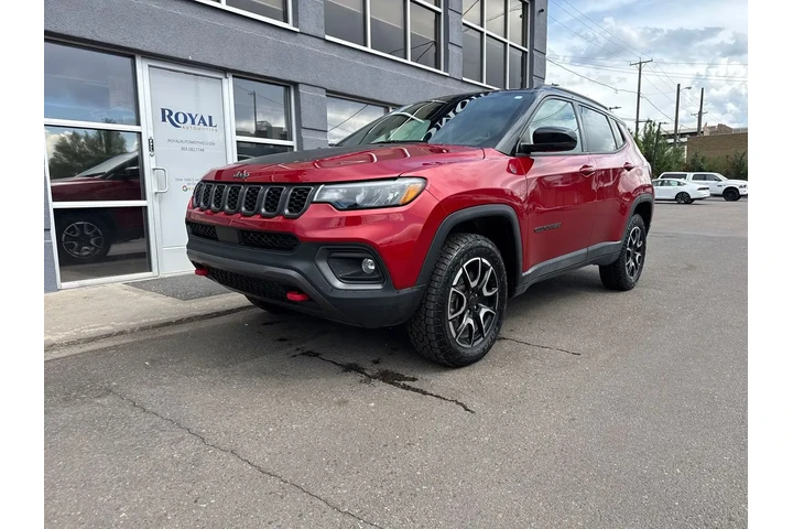 $24995 : 2025 Compass Trailhawk 4x4 image 2