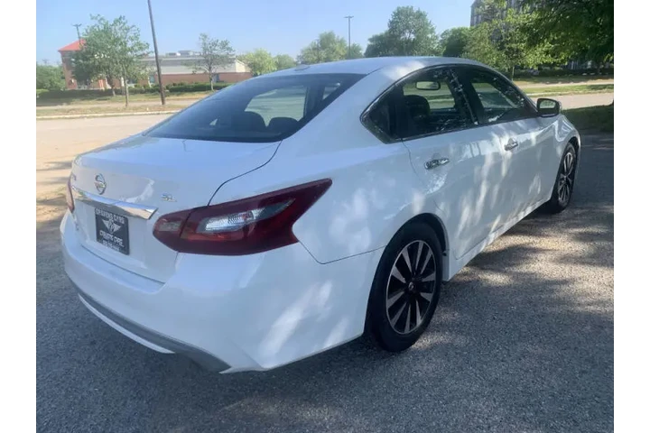 $8995 : 2018 Altima 2.5 SL image 9