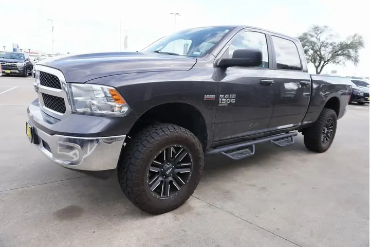 $24288 : Ram 1500 Classic 2019 4x2 Lo image 3
