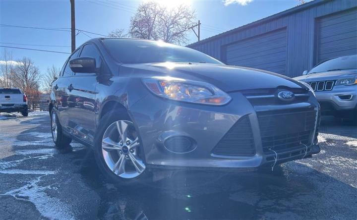 $8488 : 2014 Focus SE, GREAT ON GAS, image 1
