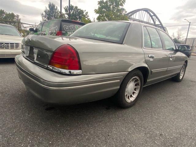 $3495 : 2000 Crown Victoria LX image 9