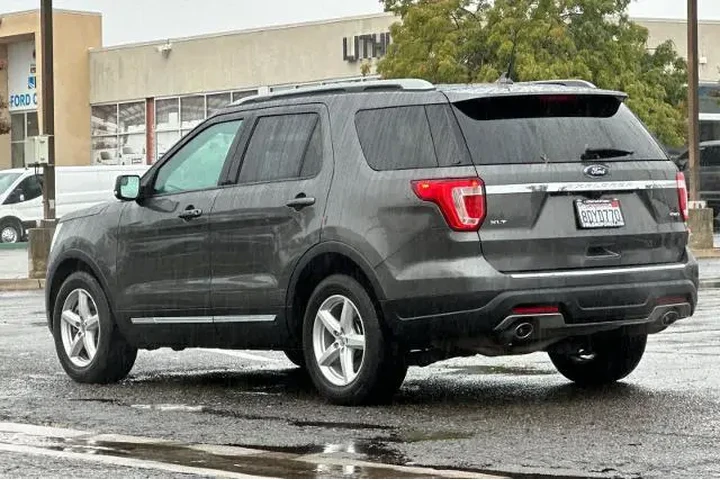 $17936 : Ford Explorer 2018 XLT 4dr S image 7