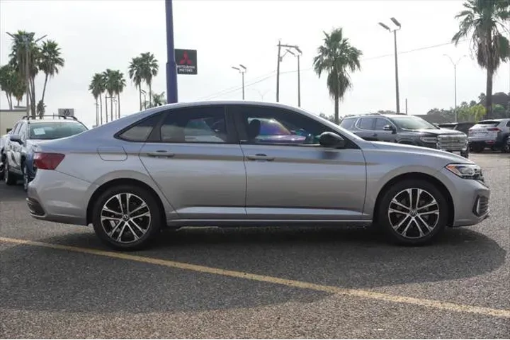 $19722 : Volkswagen Jetta 2024 Sport image 4