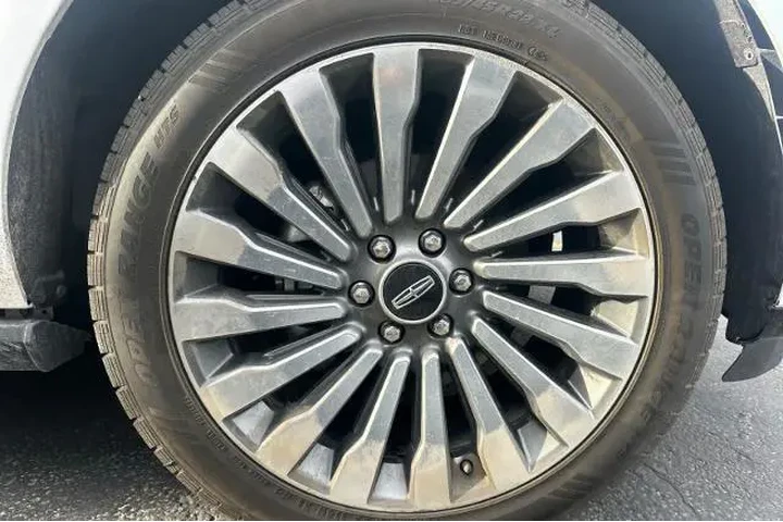 $27995 : Lincoln Navigator 2019 4x4 R image 3