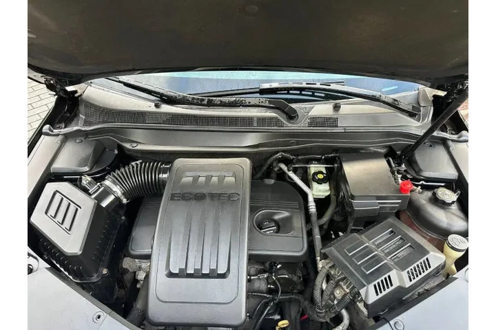 $4500 : 2010 Equinox LS image 4