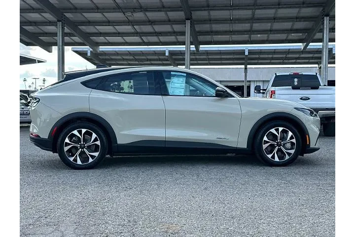 $31990 : Ford Mustang Mach-E 2025 Sel image 2