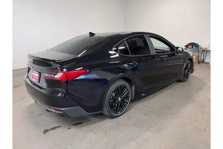 $27935 : Toyota Camry 2025 image 3