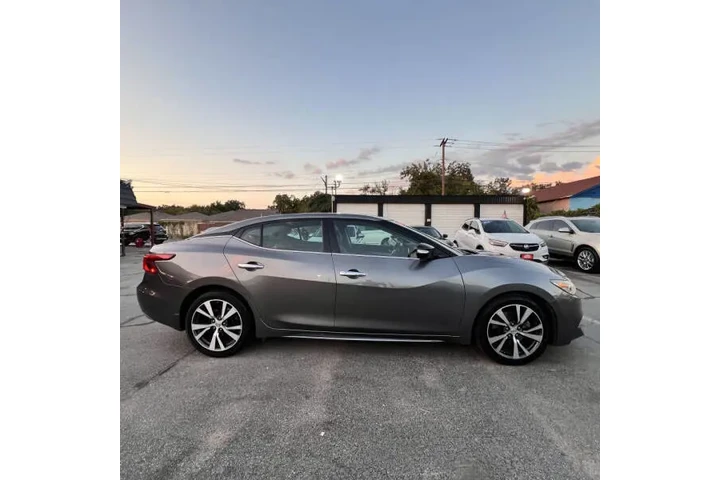 $13495 : 2017 Maxima 3.5 SV image 6