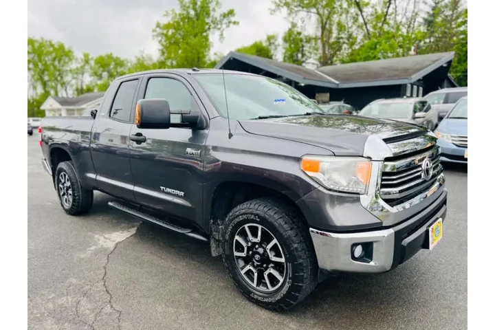 $23995 : 2016 Tundra SR5 image 6
